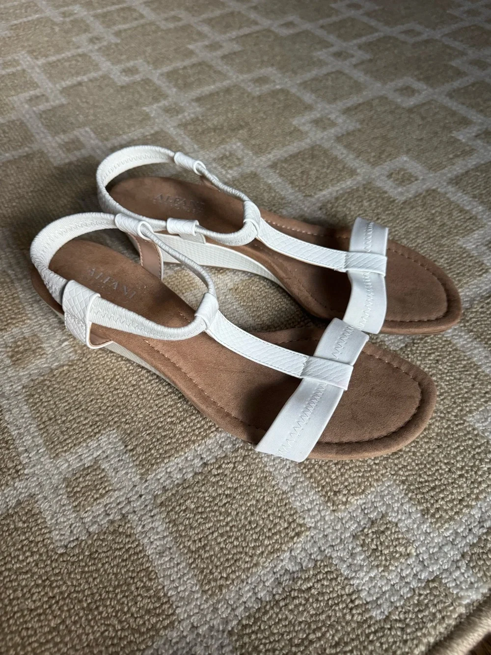 Alfani Voyage T-Strap Wedge Sandals White Size 9.5